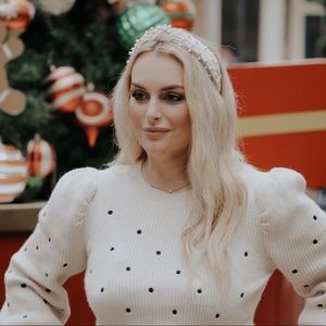 Puff Sleeve sweater with black pok a dots